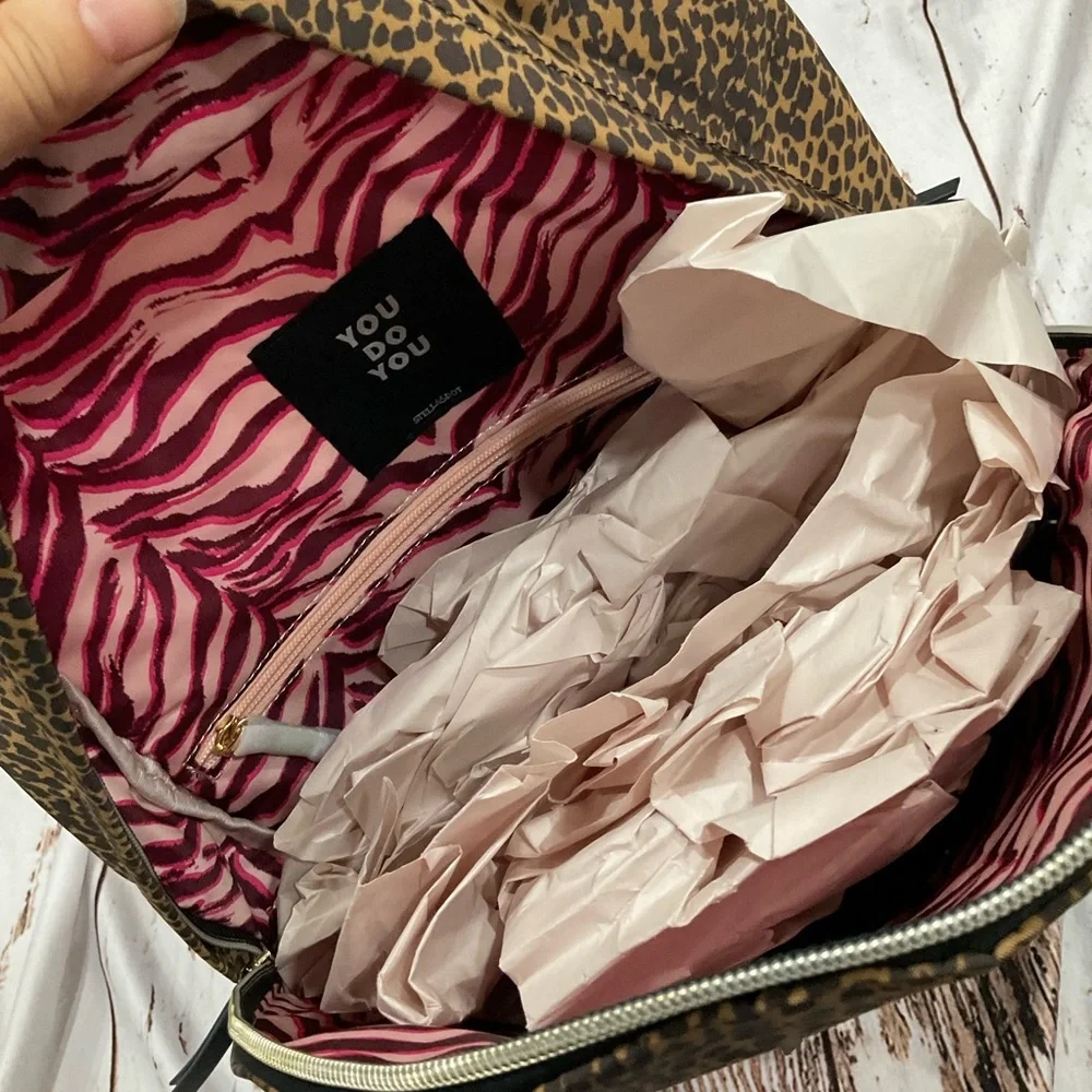 NWOT STELLA & DOT LADY BOSS TWO‎ IN ONE CHEETAH PRINT SHOULDER BAG BACKPACK